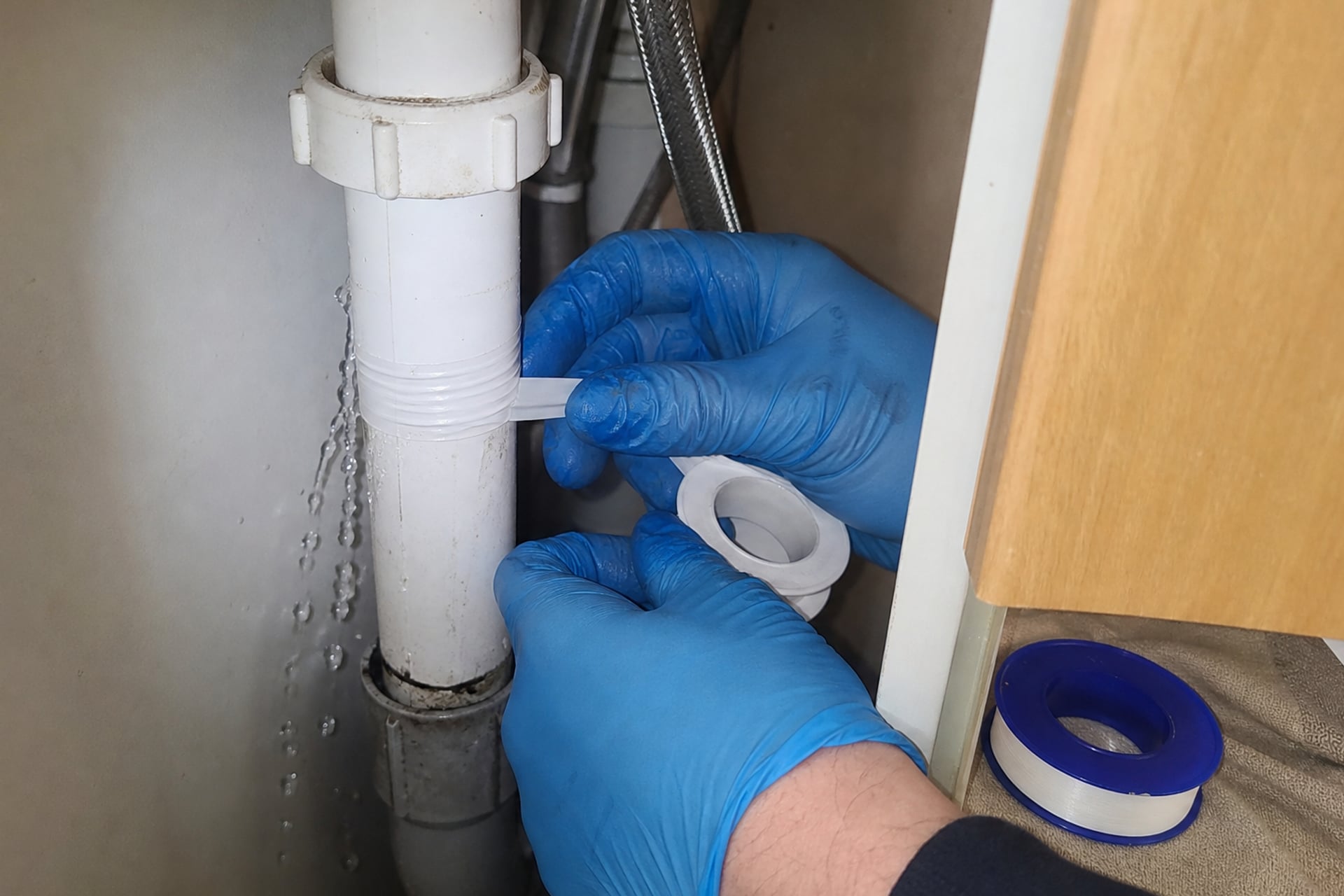 réparation fuite canalisation PVC avec ruban